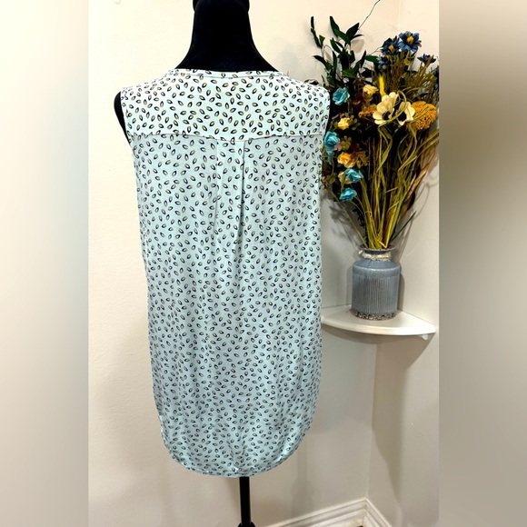 Loft Stylish Sleeveless Printed Top - Light Blue button Down BlouseSize Small - Picture 5 of 10